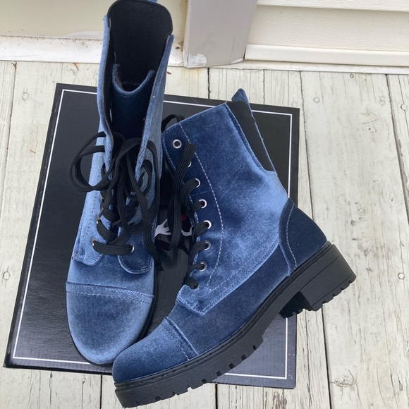 Qupid Shoes - Blue velour combat boots
